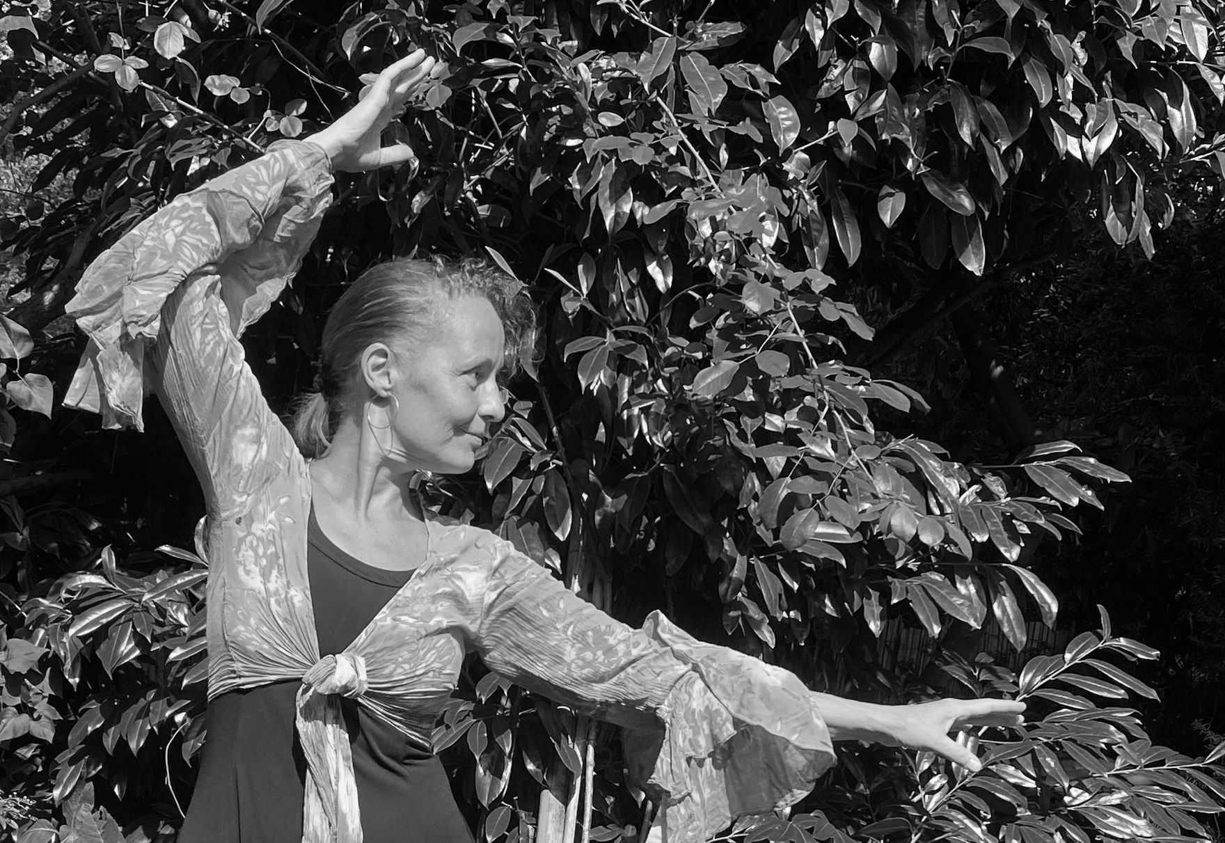 Pantyhosedagi shahvoniy yosh gozal ayollarning fotosuratlarini koring Viola Ferro Network bilan jinsiy aloqa